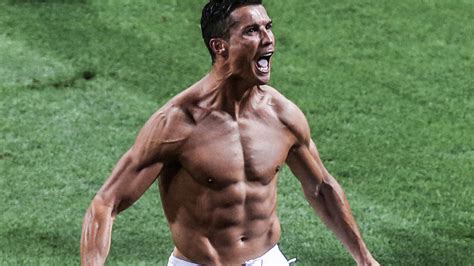 pictures of ronaldo's six pack.